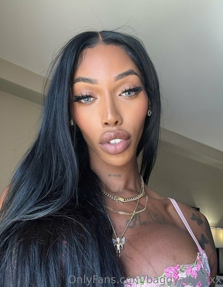 Baggyaltiffxxx 素敵な女優 ギャラリー