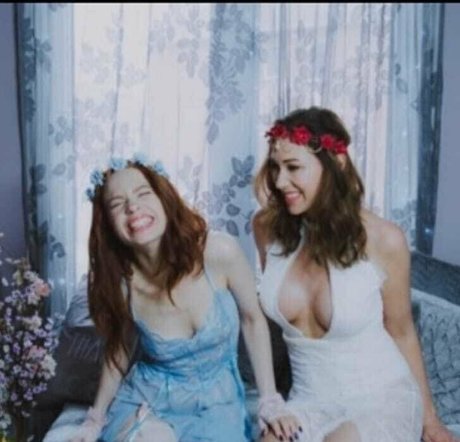 claracosmiafree profile image