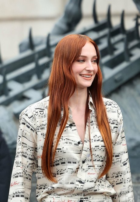 Sophie Turner 裸のスター 写真