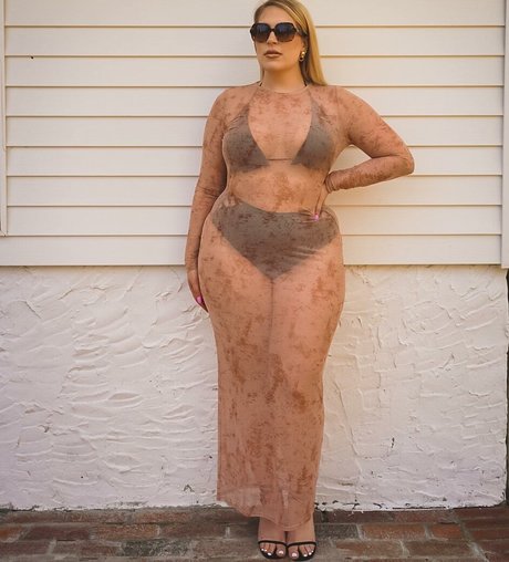 Sophie Turner ヌードのポルノスター 画像