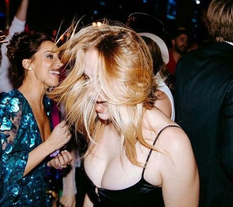 アマチュアOnlyFans セクシーヌード ギャラリー