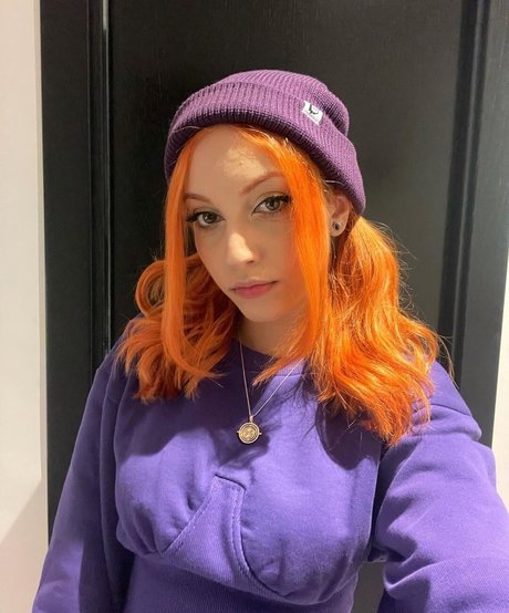 Mona Schon スター ギャラリー