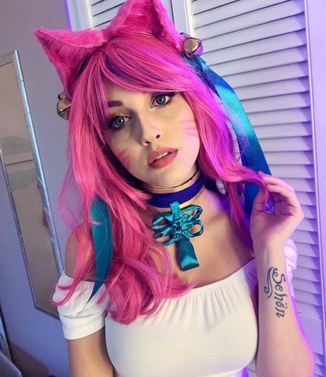 Mona Schon ポルノスター ヌード 写真