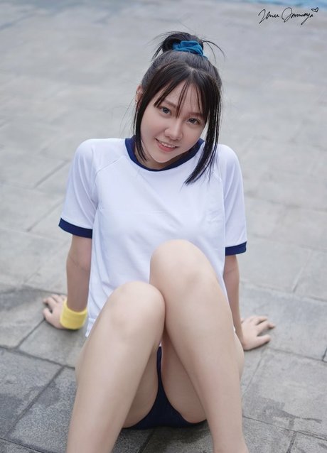 ハンズオンリーファン 無料セクシー 写真