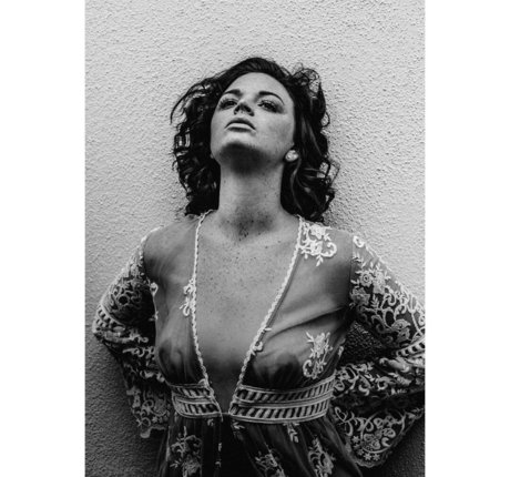 リップスオンリーファンズ セクシー 写真