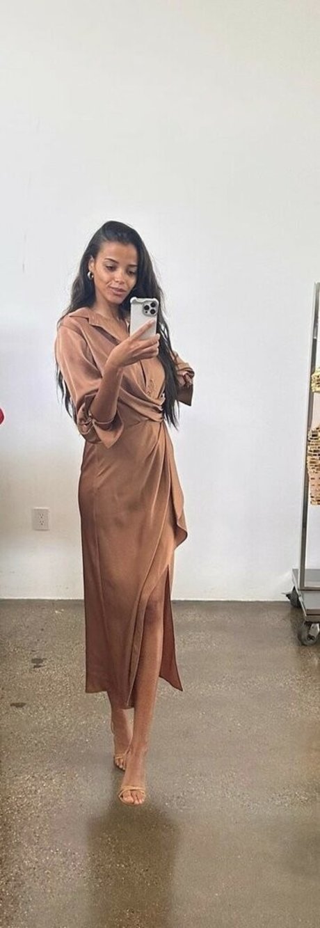 Ella Balinska セクシー女優 画像