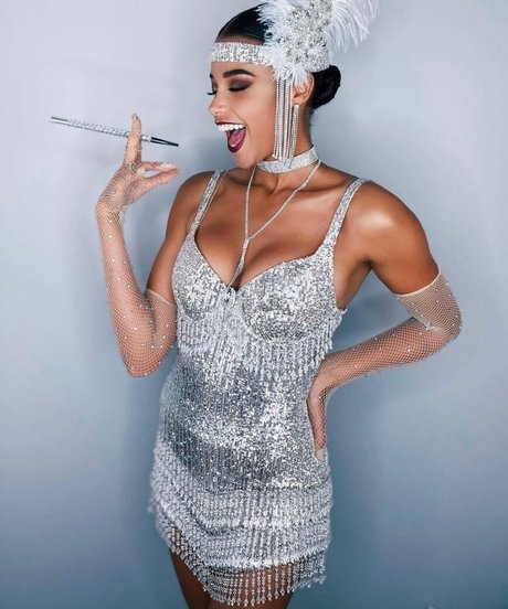 Ella Balinska トップモデル 画像