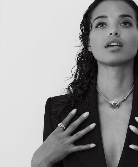 Ella Balinska アダルト女優 写真