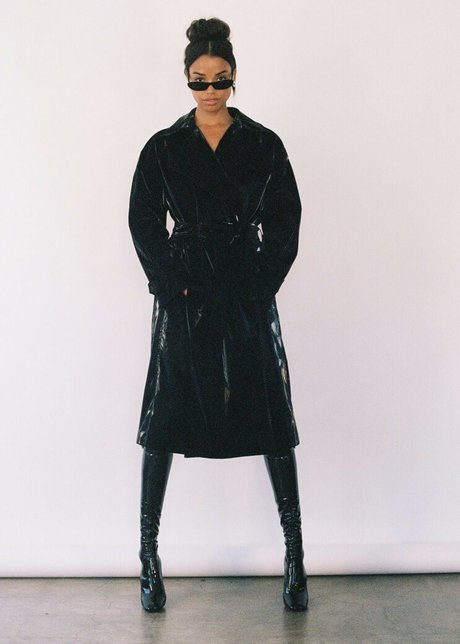 Ella Balinska ポルノスター HD 画像