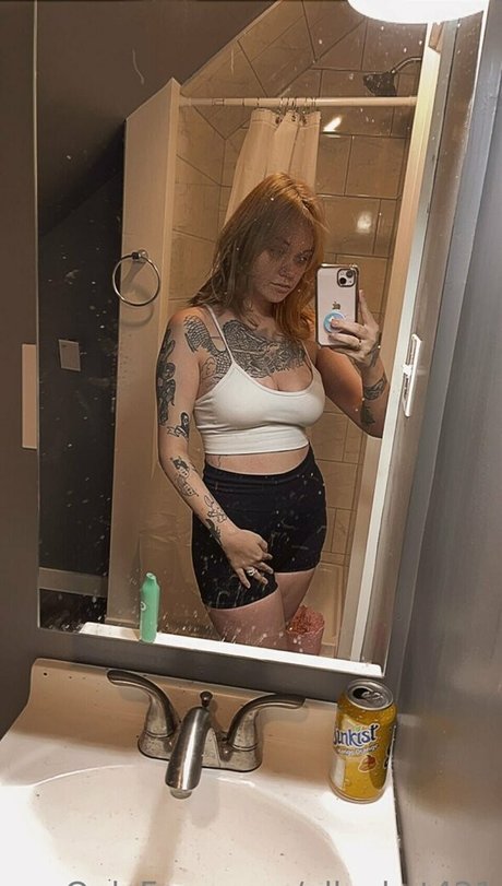 Alleykat ポルノスター ヌード 画像