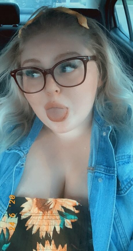 18歳のOnlyFans セクシー 写真