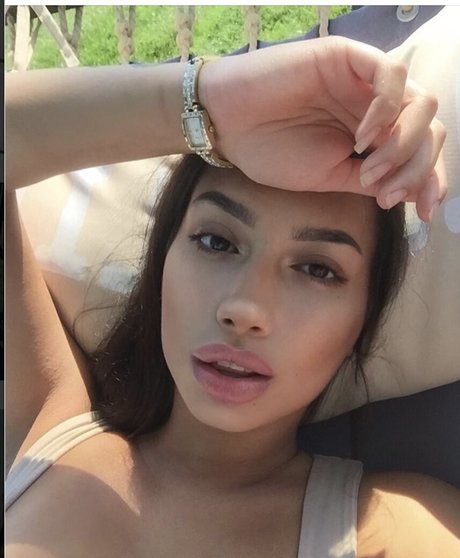 Merk Twain 無料モデル 写真