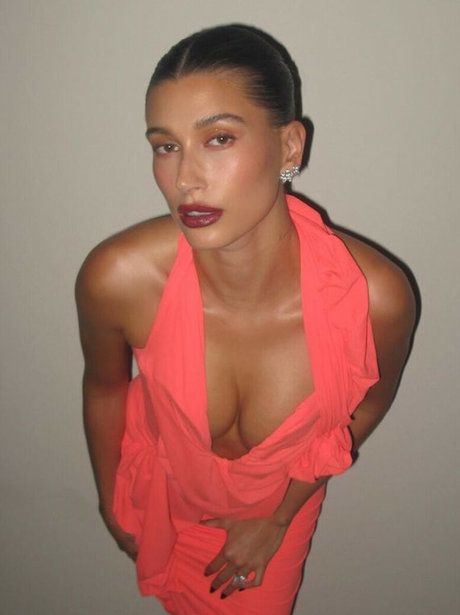 Hailey Baldwin Bieber 素敵なポルノスター 写真