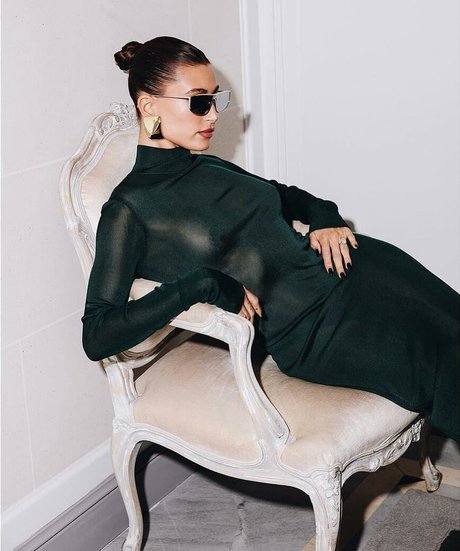 Hailey Baldwin Bieber 完璧な女優 ギャラリー