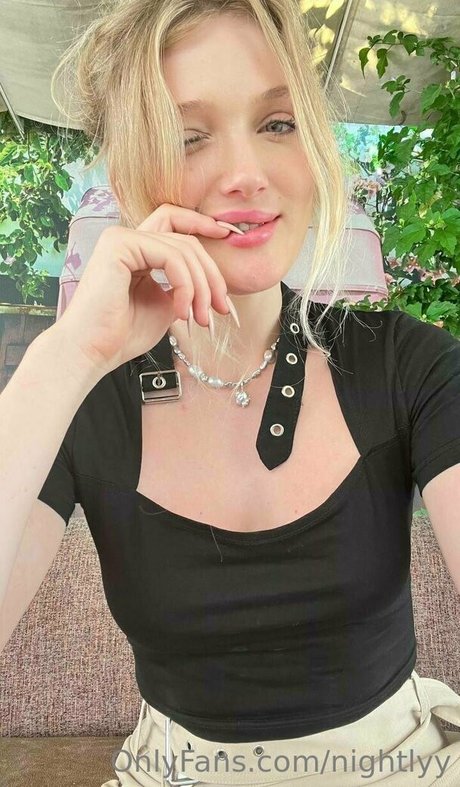 アジアの女の子限定ファン セクシーヌード 写真