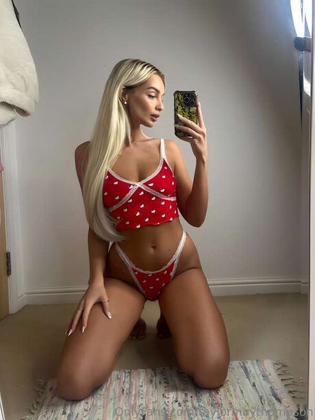 taylormaythompson ポルノモデル 写真