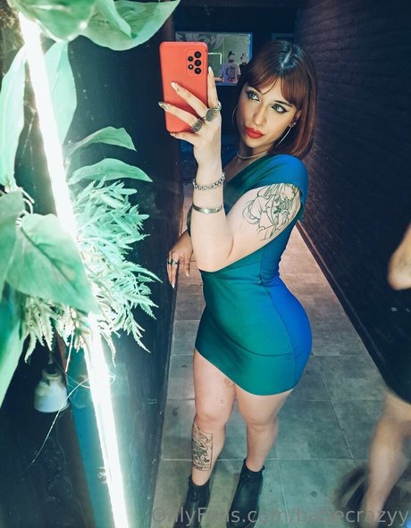 babecrazyy ホットなスター 写真