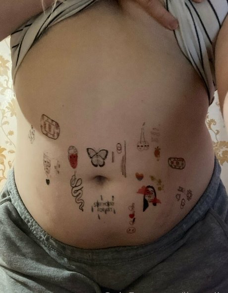 Lissaviip ヌードモデル 写真