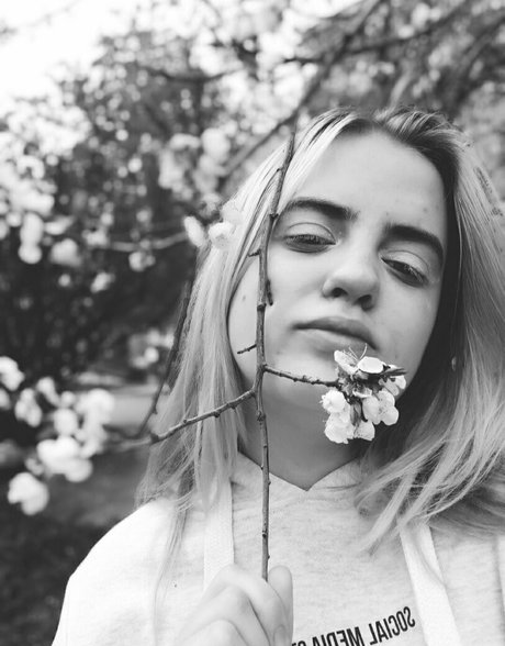 Lissaviip ホットなポルノスター 写真