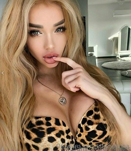 ブルネットの教師OnlyFans 無料裸 ギャラリー