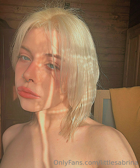 littlesabrina 無料女優 写真
