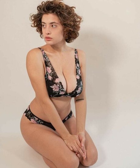 Anna Pittureri 無料スター 写真