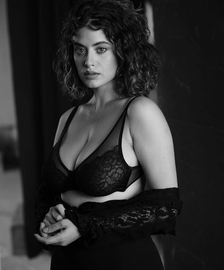 Anna Pittureri 美しいポルノスター 画像