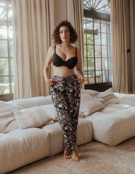 Anna Pittureri アートスター 写真