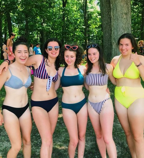 Deena E profile image