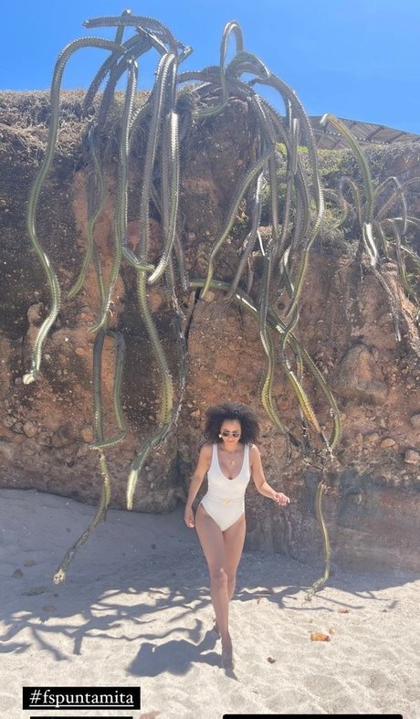 Nathalie Emmanuel トップポルノスター 写真