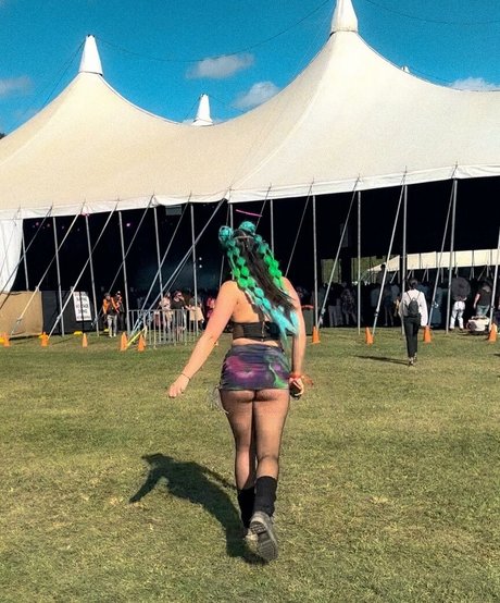 Strawbitty ポルノモデル ギャラリー