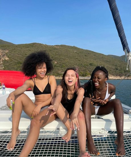 J Lou_ ヌードモデル 写真