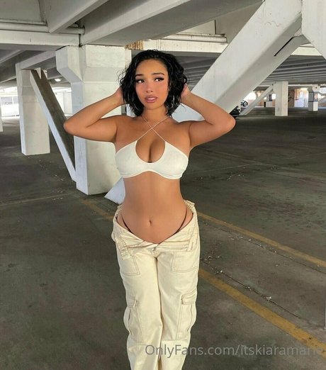 毛深いBBW OnlyFans アート裸 画像