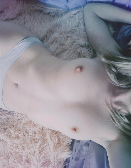 deniedlilly ポルノスター HD 写真