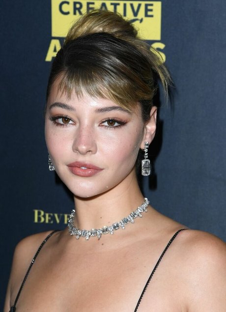 Madelyn Cline 完璧な女優 アーカイブ