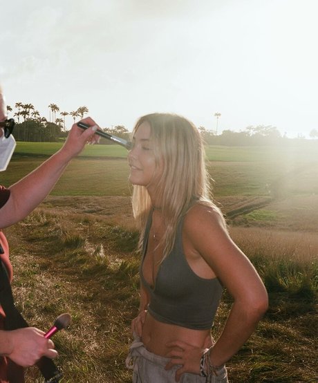 痩せた金髪の熟女OnlyFans アートxxx ギャラリー