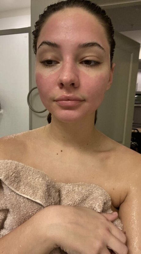 Madelyn Cline ヌードのポルノスター 写真