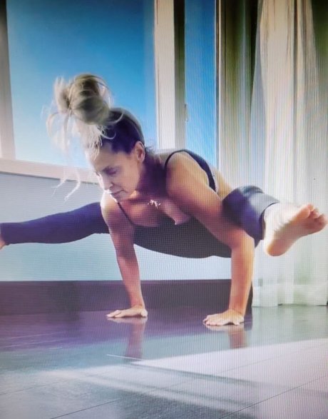 姉妹のOnlyFans アダルト 画像