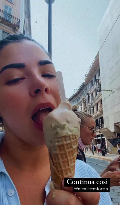 ぽっちゃりブロンドOnlyFans ホットポルノ 写真