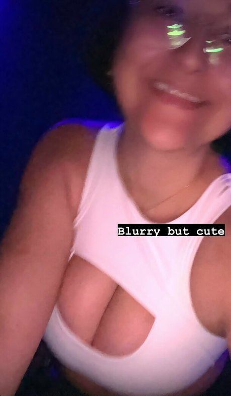 黒檀の白いチンポOnlyFans ポルノ 写真