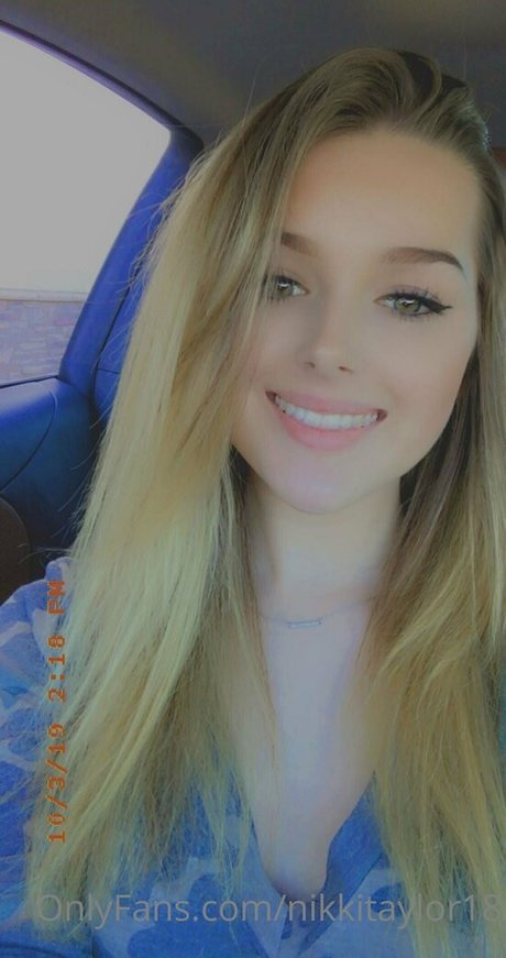 ブルネットのPOV OnlyFans アートポルノ 写真