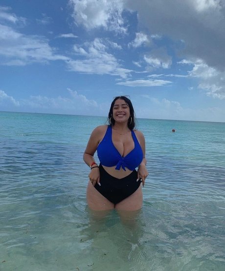 曲線美のティーンズOnlyFans ポルノ 写真