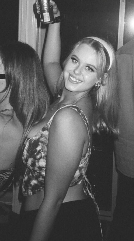 ナイロン足 OnlyFans アダルト ギャラリー