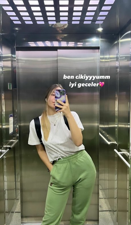 ブルネットの看護師OnlyFans アートxxx 画像