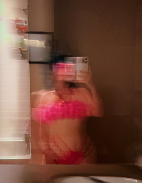 Astithedal セクシーモデル 写真