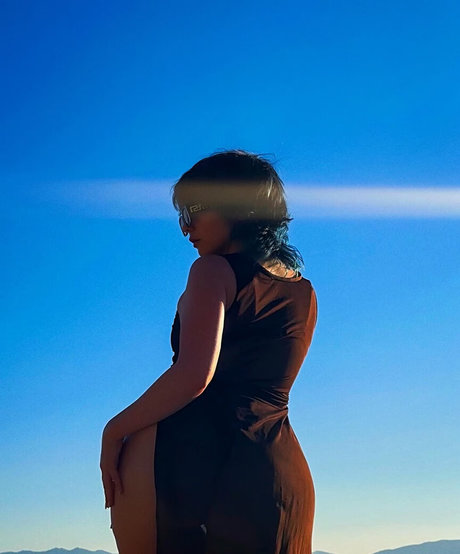 Astithedal ポルノスター 写真