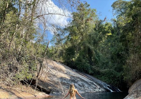 大きな白いチンポ OnlyFans 無料裸 画像