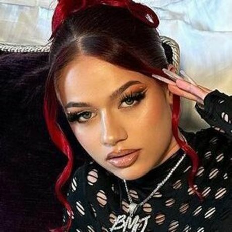 badmomzjay 素敵なモデル 写真