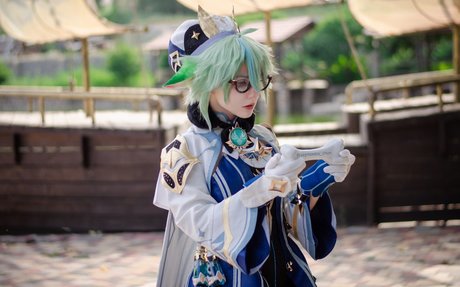 トゥワークオンリーファン セクシー 写真