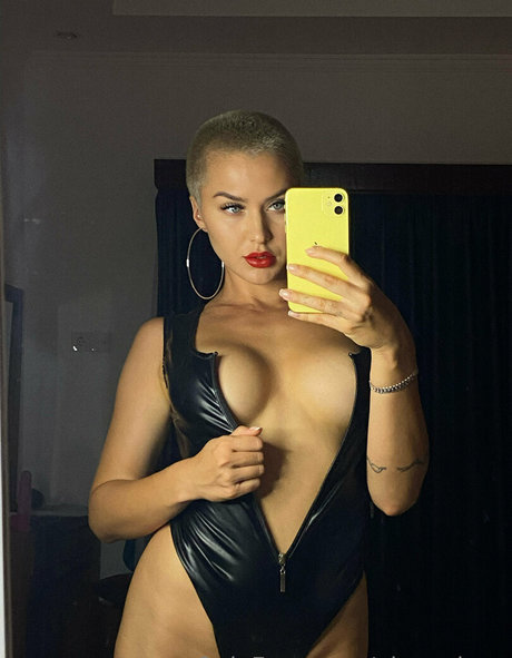 ohmy luna ポルノスター セクシー ギャラリー